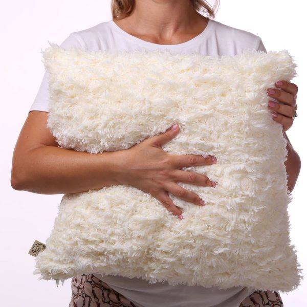 white feathers knit cushion