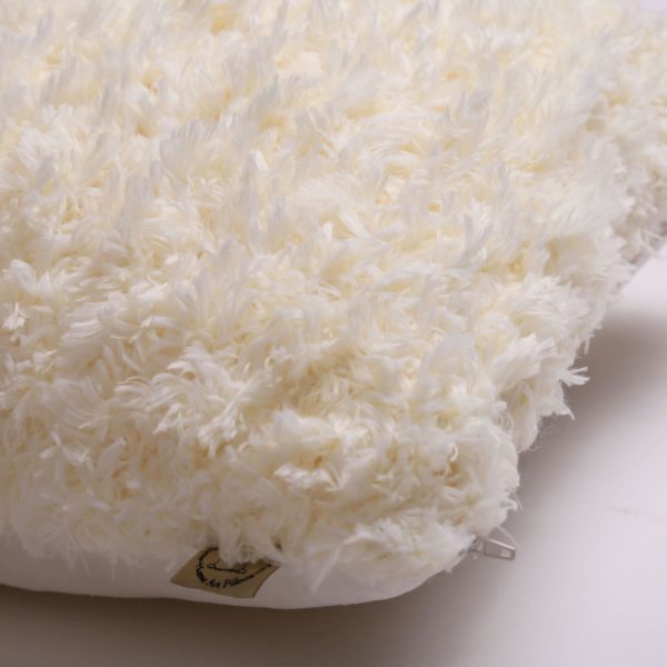 white feathers knit cushion