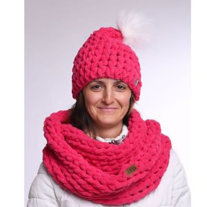 pink knit chunky hat